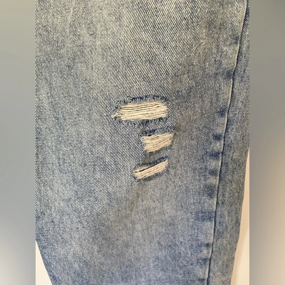 Betro Simone Women's Straight Leg Distressed Button Fly Jeans 30